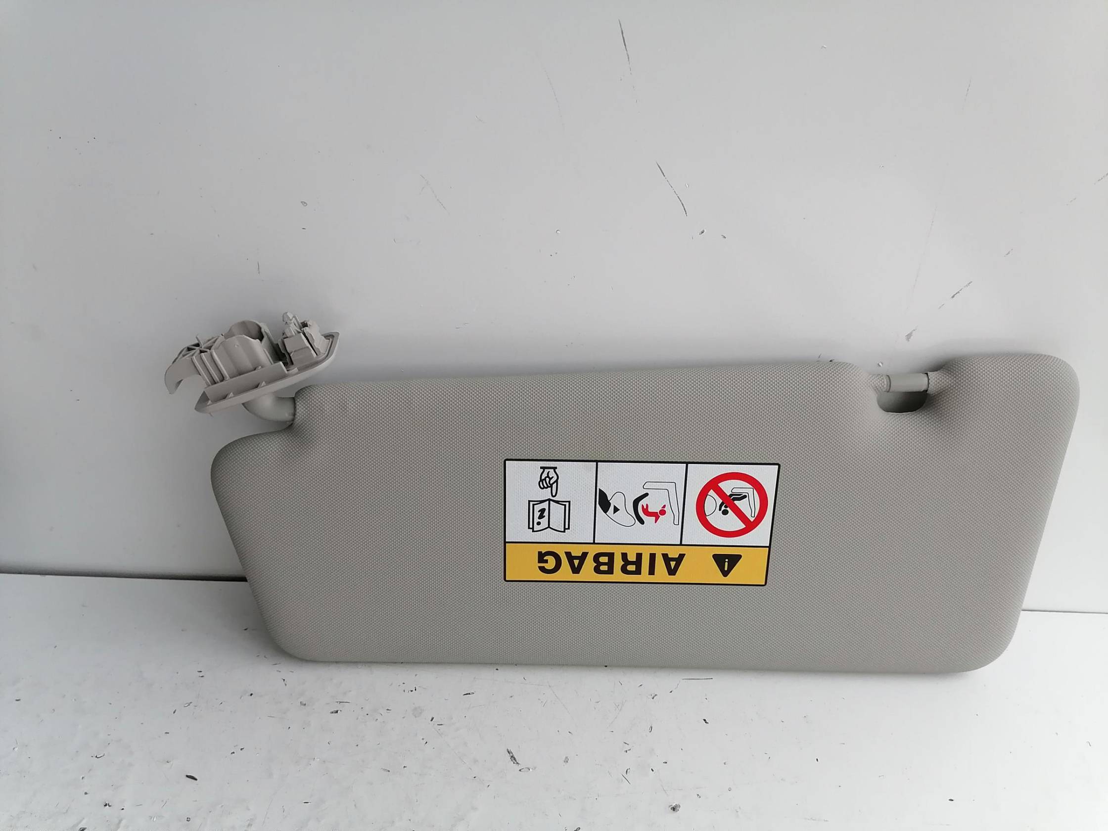 Aletta parasole parabrezza dx.